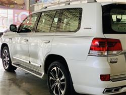 تۆیۆتا لاند کروزەر